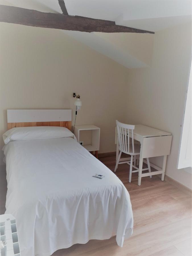 Hostal Lierganes Fluviarium Rooms Esterno foto