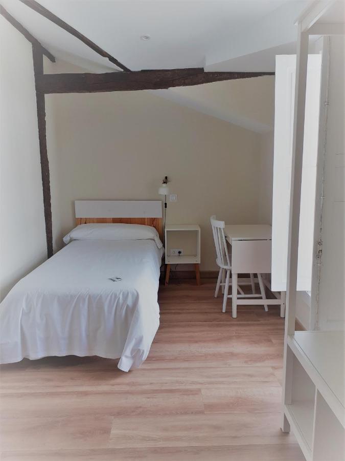 Hostal Lierganes Fluviarium Rooms Esterno foto
